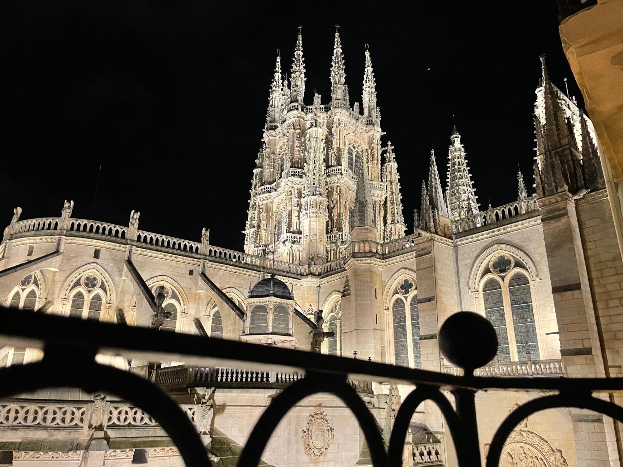 Tocando La Catedral By Exclusive Burgos Apartments Bagian luar foto